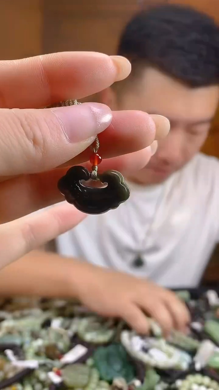 和田玉未镶嵌颈饰多样性发货，拍一发一