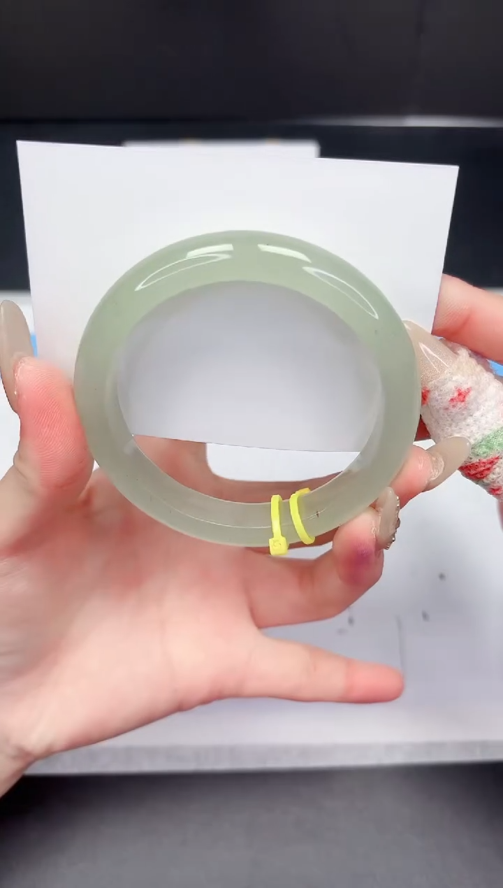 【闪购商品】石英质玉手镯未镶嵌186-60.4