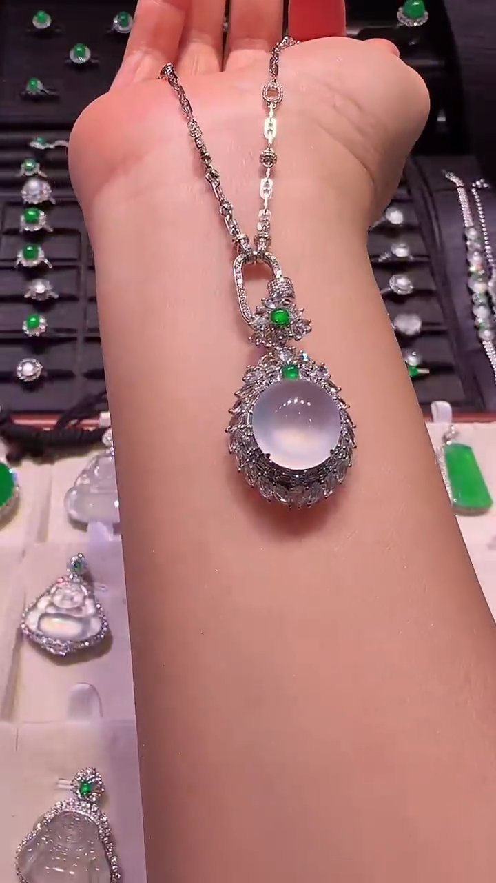 【闪购商品】翡翠颈饰未镶嵌吊坠