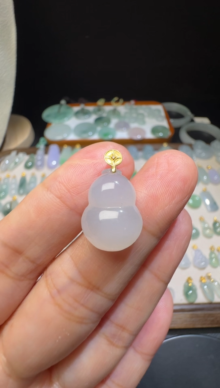 翡翠18K金镶嵌吊坠(不含链)葫芦