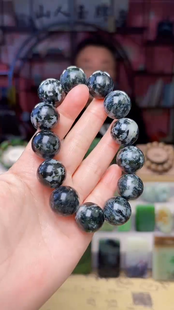 未镶嵌独山玉手串44