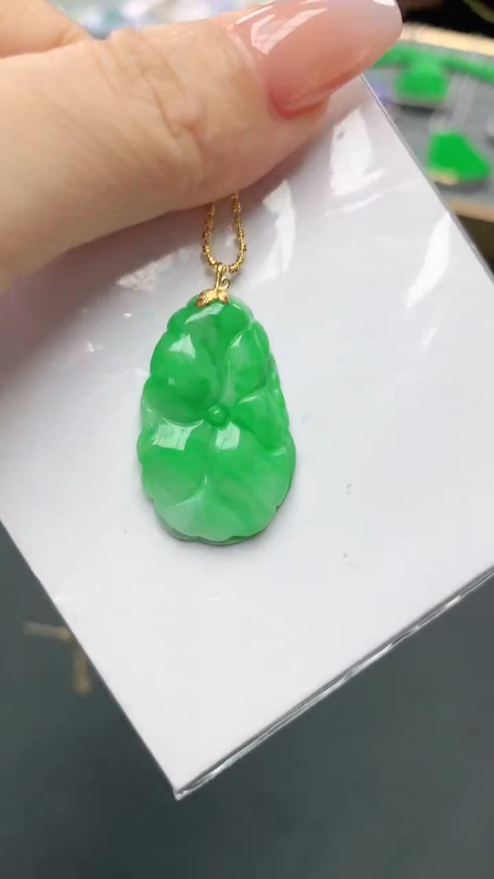 【闪购商品】翡翠颈饰18K金镶嵌赠礼盒证书