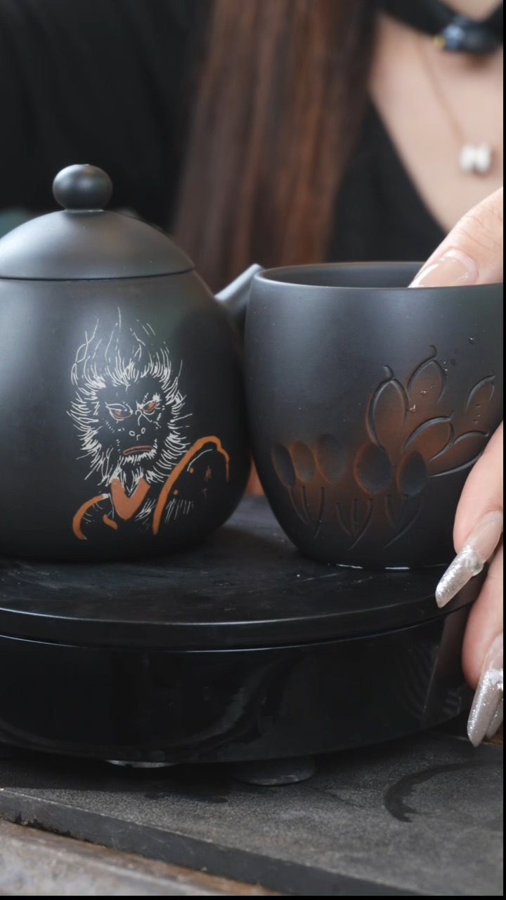 【闪购商品】建水紫陶悟空龙蛋+1荷花主人