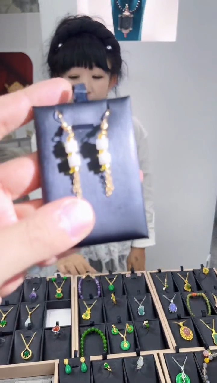 【闪购商品】翡翠耳饰未镶嵌123多样性发其一