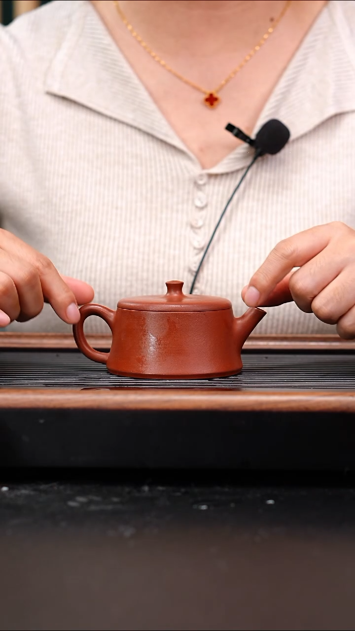茶壶紫砂红皮龙云柱140cc