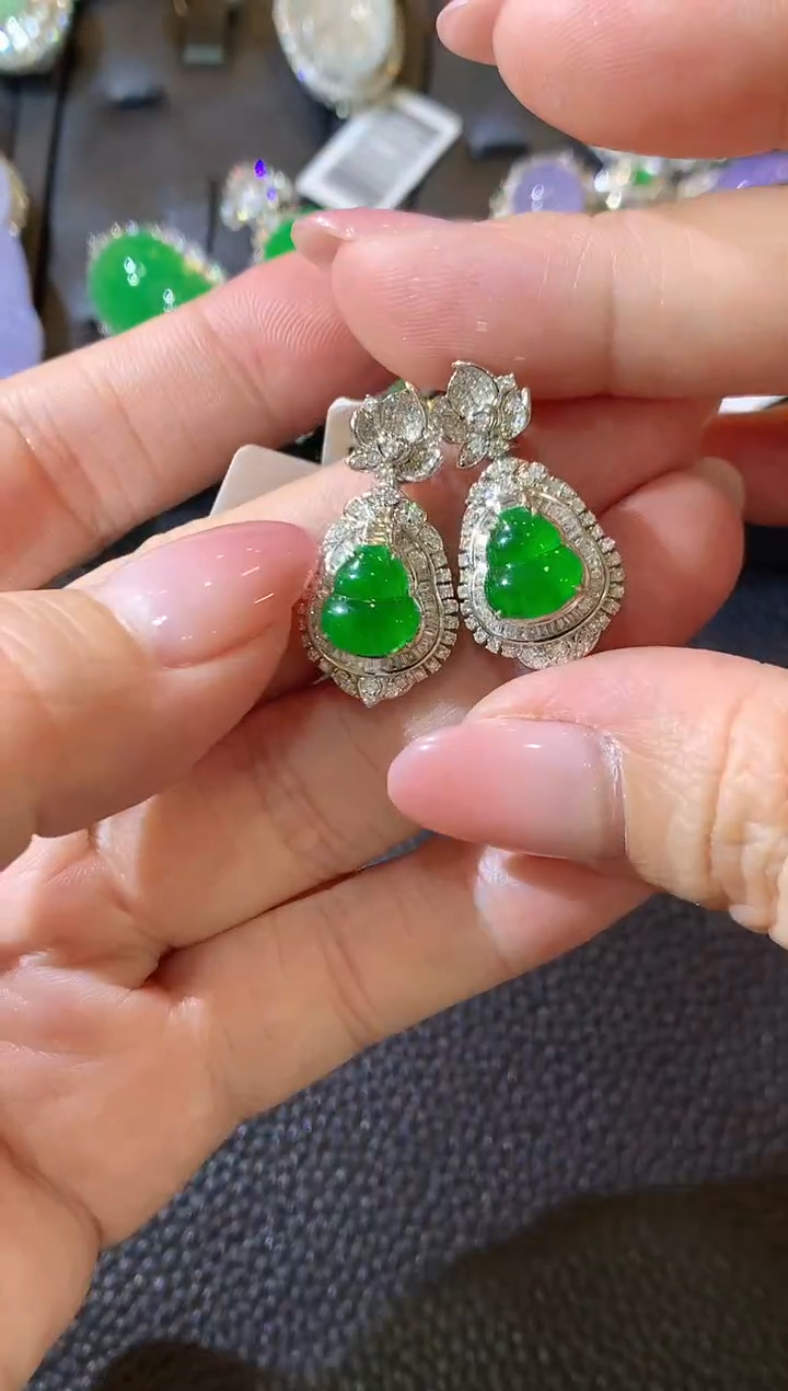 【闪购商品】翡翠吊坠(不含链)18K金镶嵌W105 一对