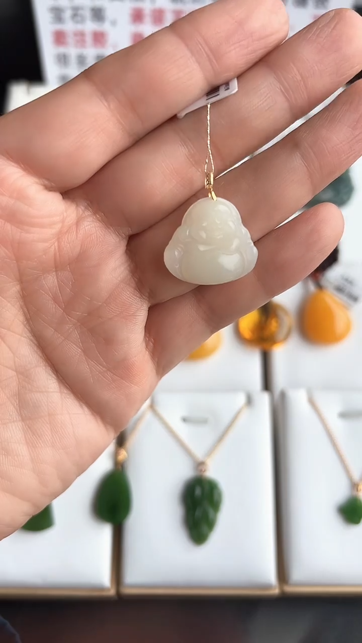 颈饰未镶嵌和田玉（糖玉）吊坠