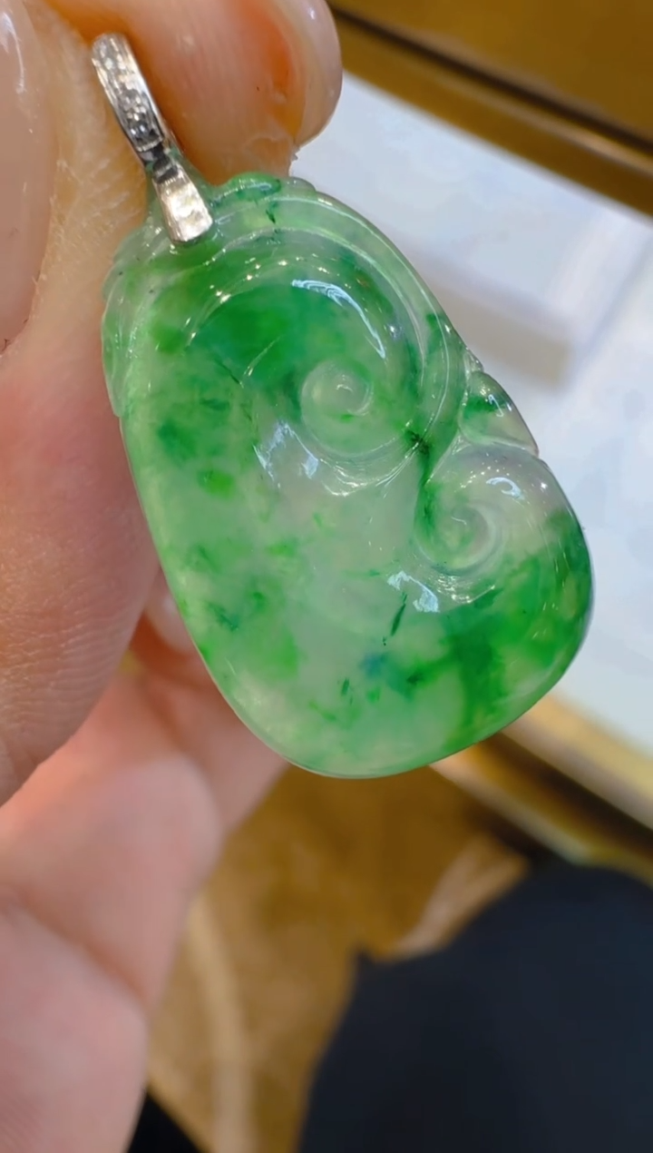 吊坠(不含链)18K金镶嵌翡翠多样性团购发一件