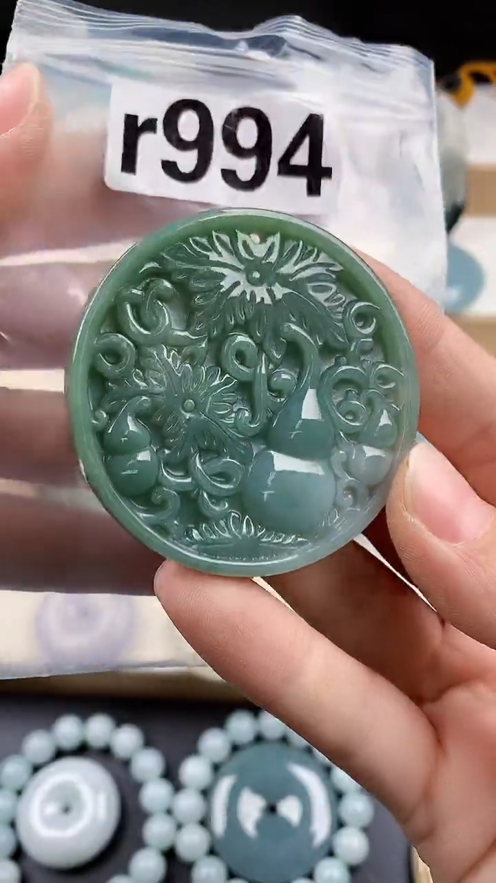 颈饰未镶嵌翡翠天然翡翠吊坠挂件