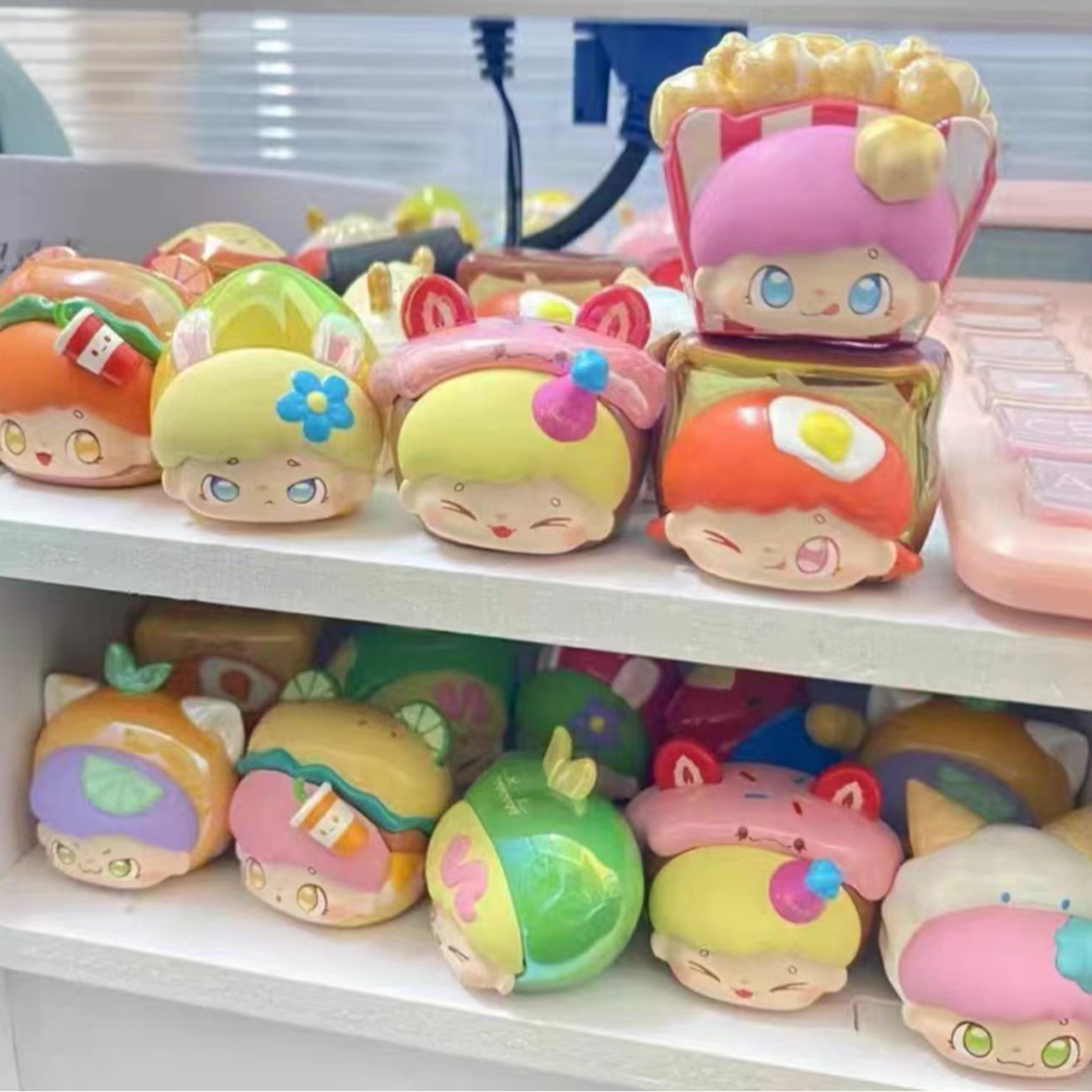 【踩尾巴】吃鱼盲盒正品手办-微微