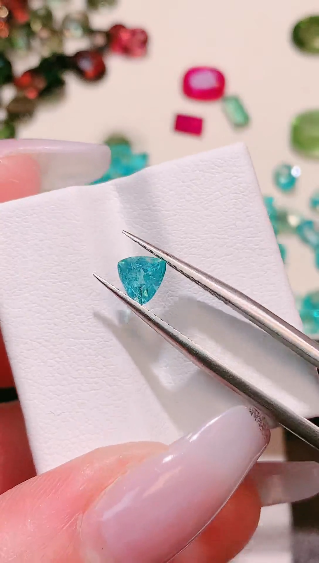 未镶嵌磷灰石裸石天然三角形切0.6ct