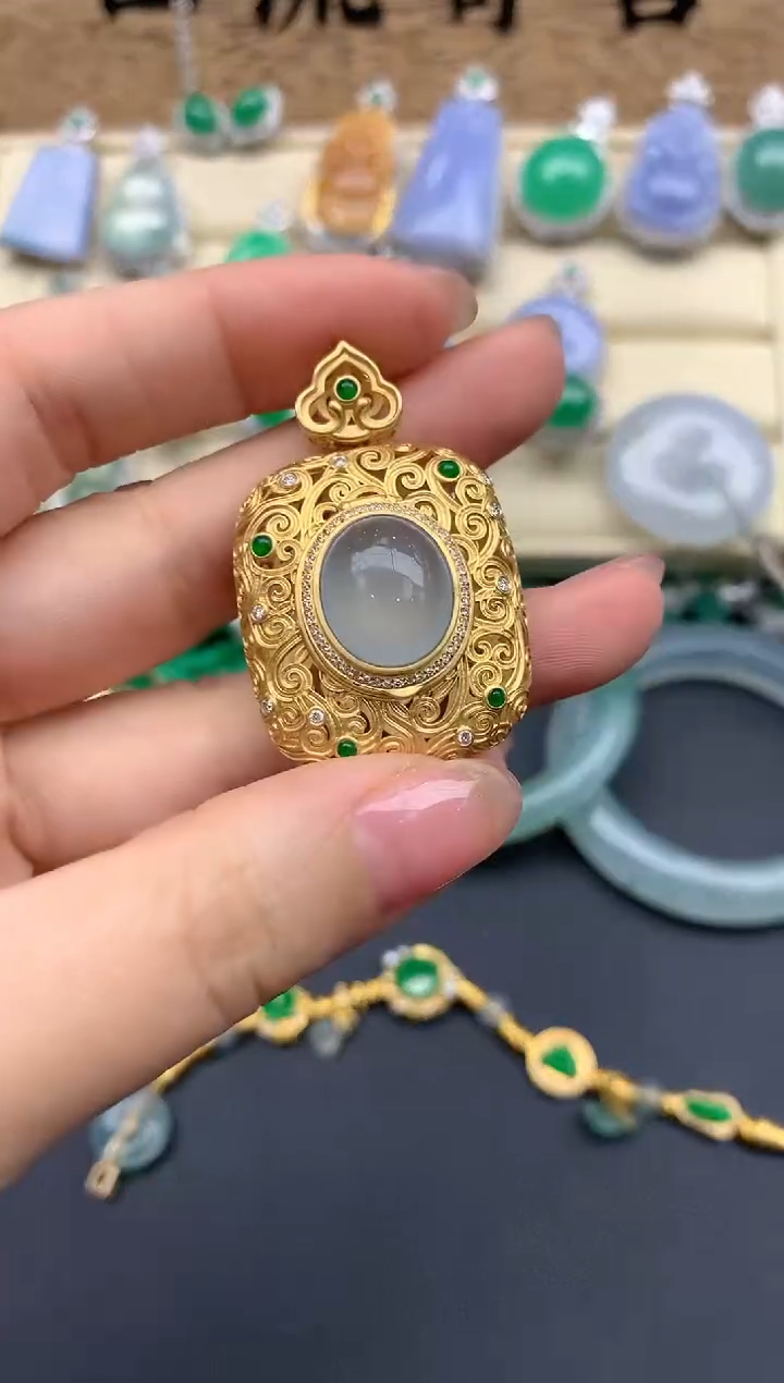 【闪购商品】翡翠颈饰18K金镶嵌540-中国好珍宝