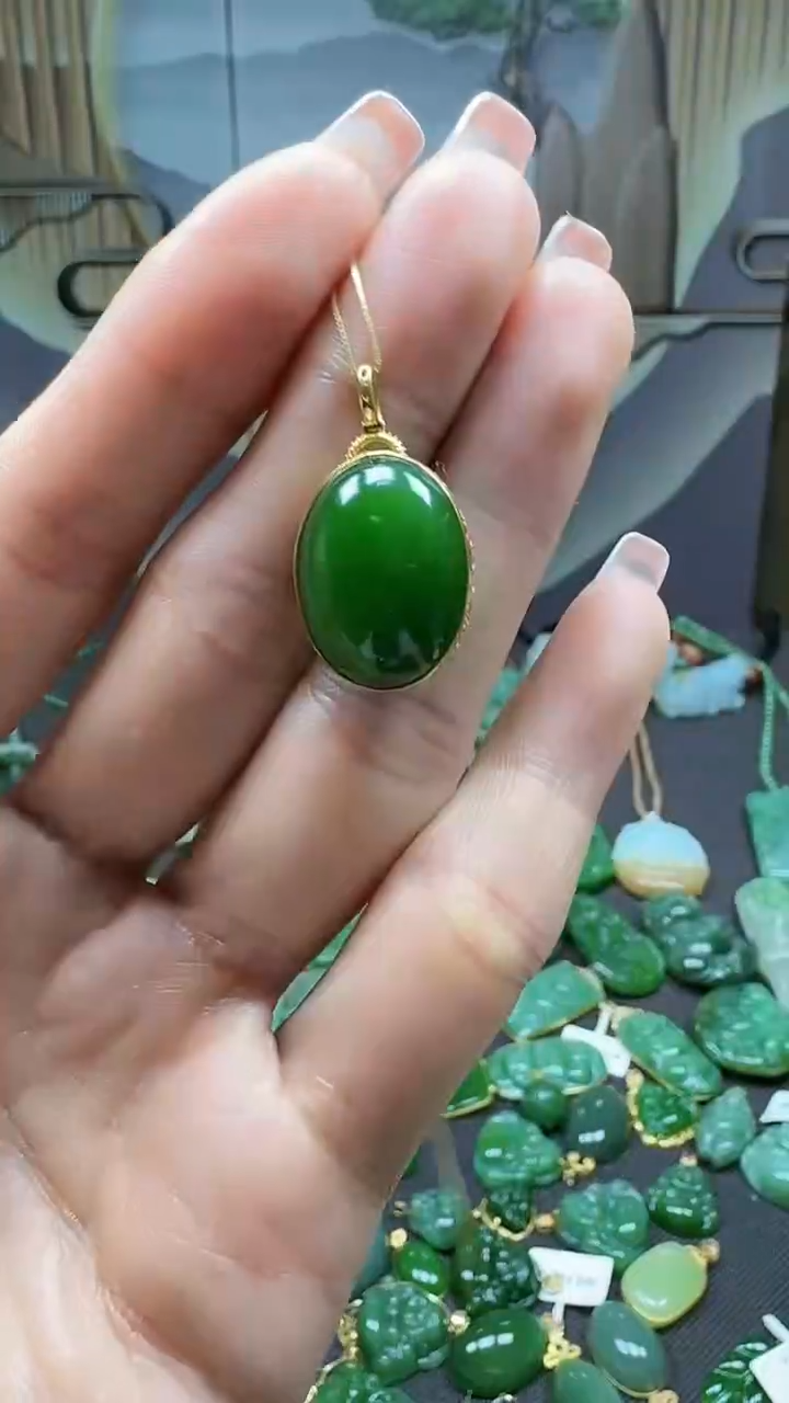 【闪购商品】和田玉挂件18K金镶嵌1