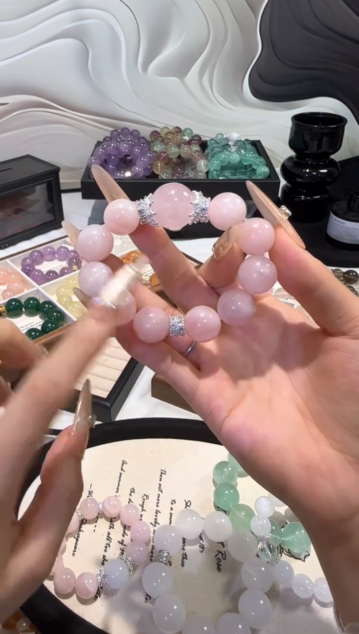 水晶手串未镶嵌粉雪花