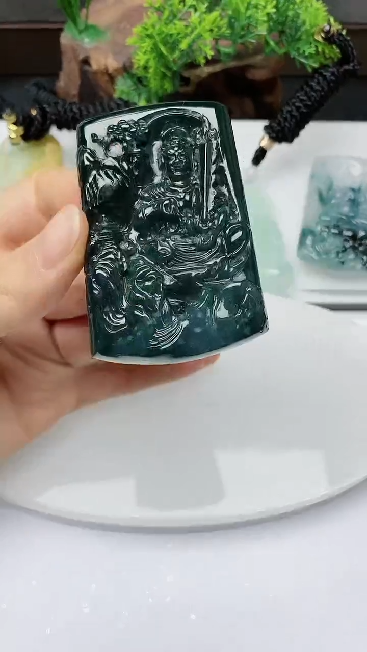 【闪购商品】翡翠颈饰未镶嵌        