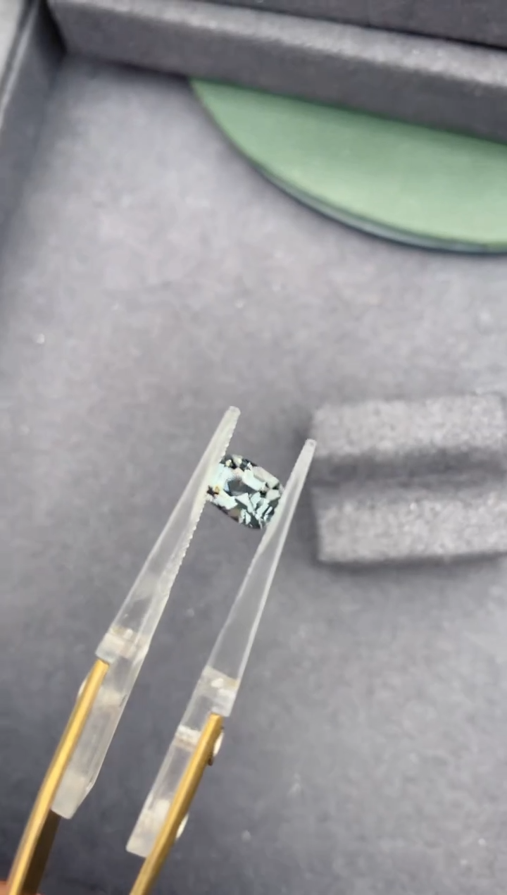 【闪购商品】尖晶石裸石未镶嵌1.1ct 灰尖晶