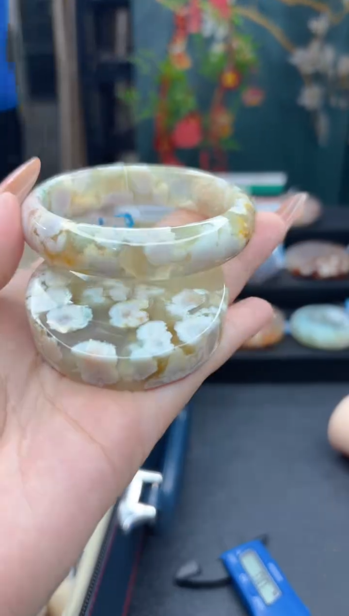 【闪购商品】石英质玉手镯未镶嵌28（58圈赠送镯心）