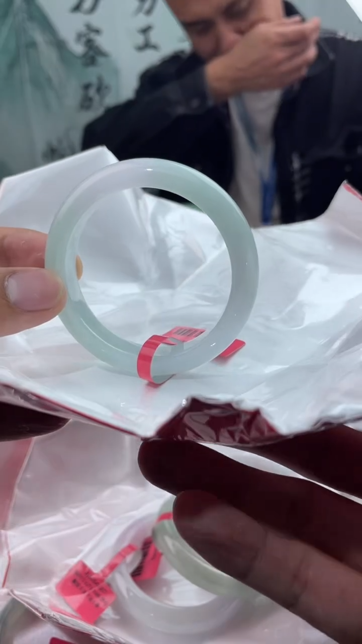 【闪购商品】翡翠手镯未镶嵌1翡翠手镯