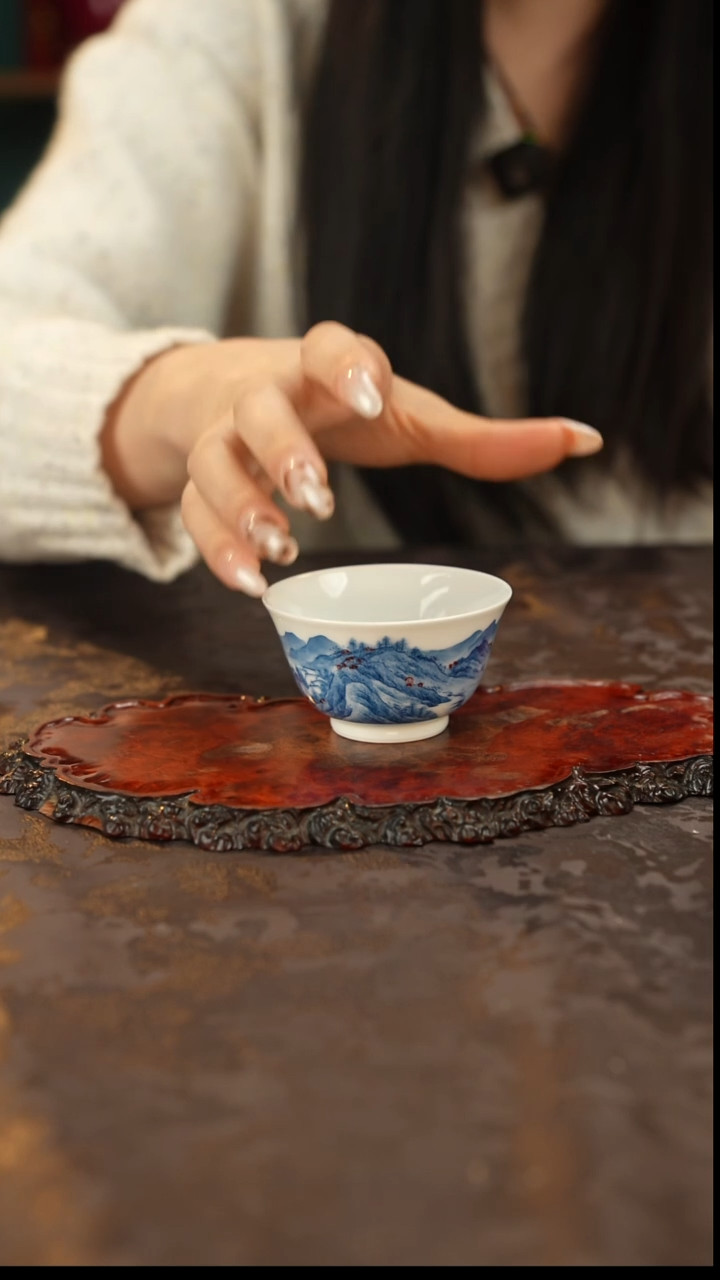 青花手绘山水主人杯