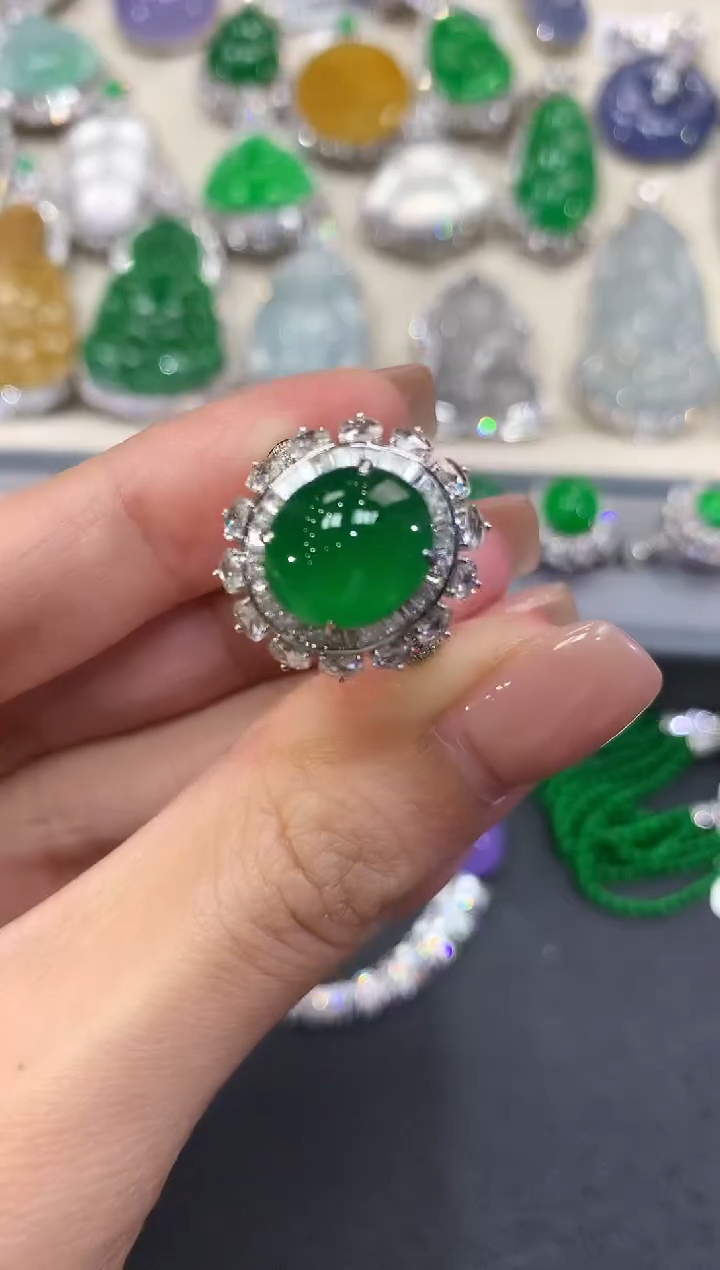 【闪购商品】翡翠戒指18K金镶嵌w118        