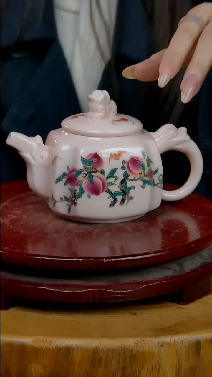 摆件陶红稀土寿桃龙壶