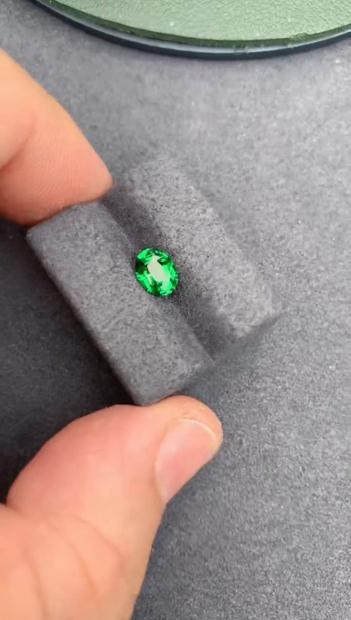 【闪购商品】石榴石（沙弗莱）裸石未镶嵌1ct沙弗莱