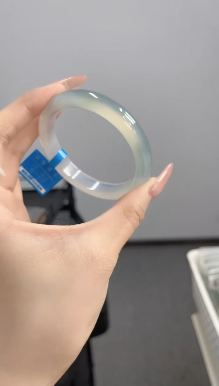 【闪购商品】玛瑙/玉髓手镯未镶嵌55-56圈