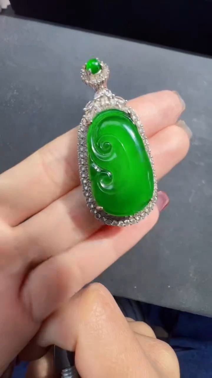 【闪购商品】定制翡翠未镶嵌如意1