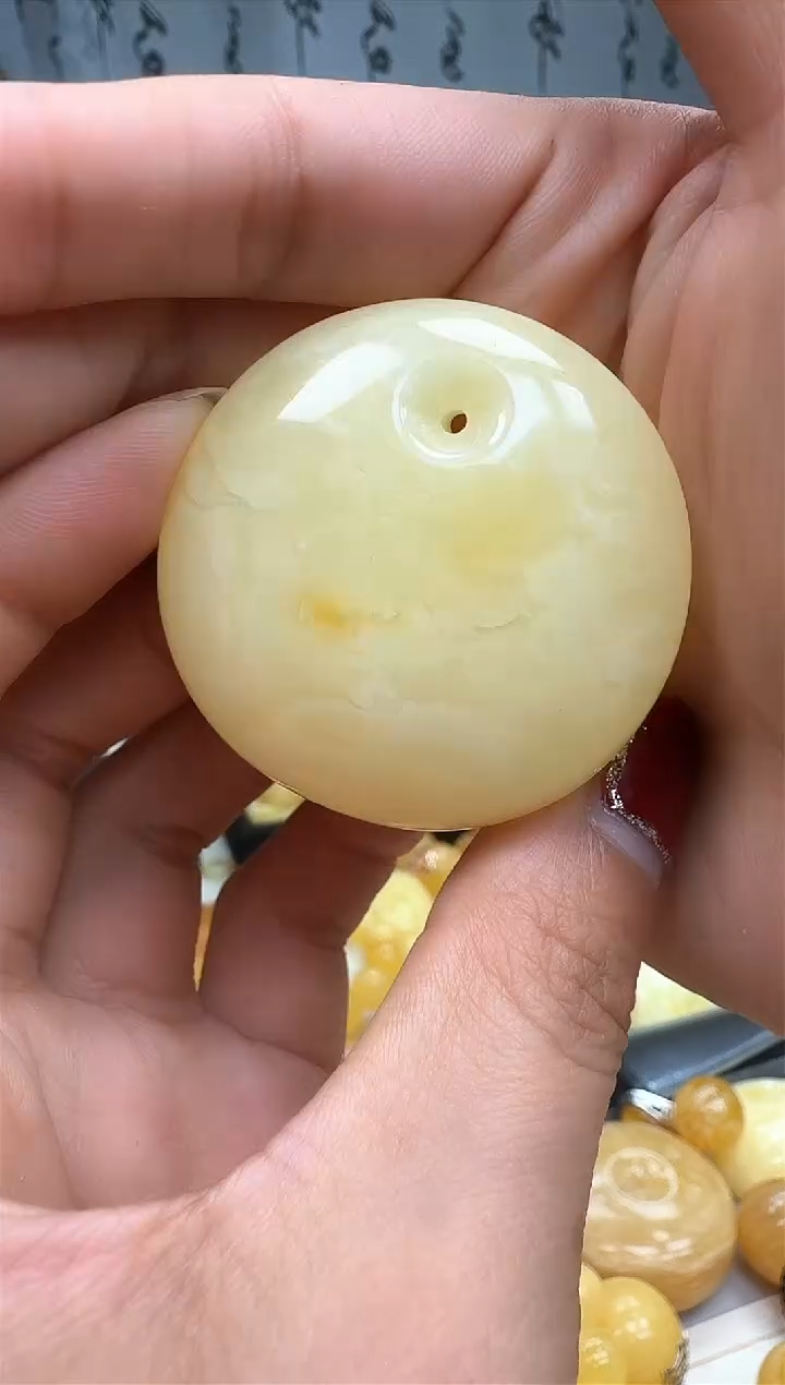 【闪购商品】琥珀裸石未镶嵌挂坠