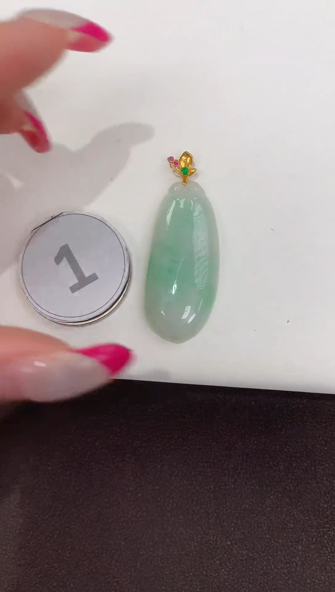 颈饰18K金镶嵌翡翠缅甸a货翡翠