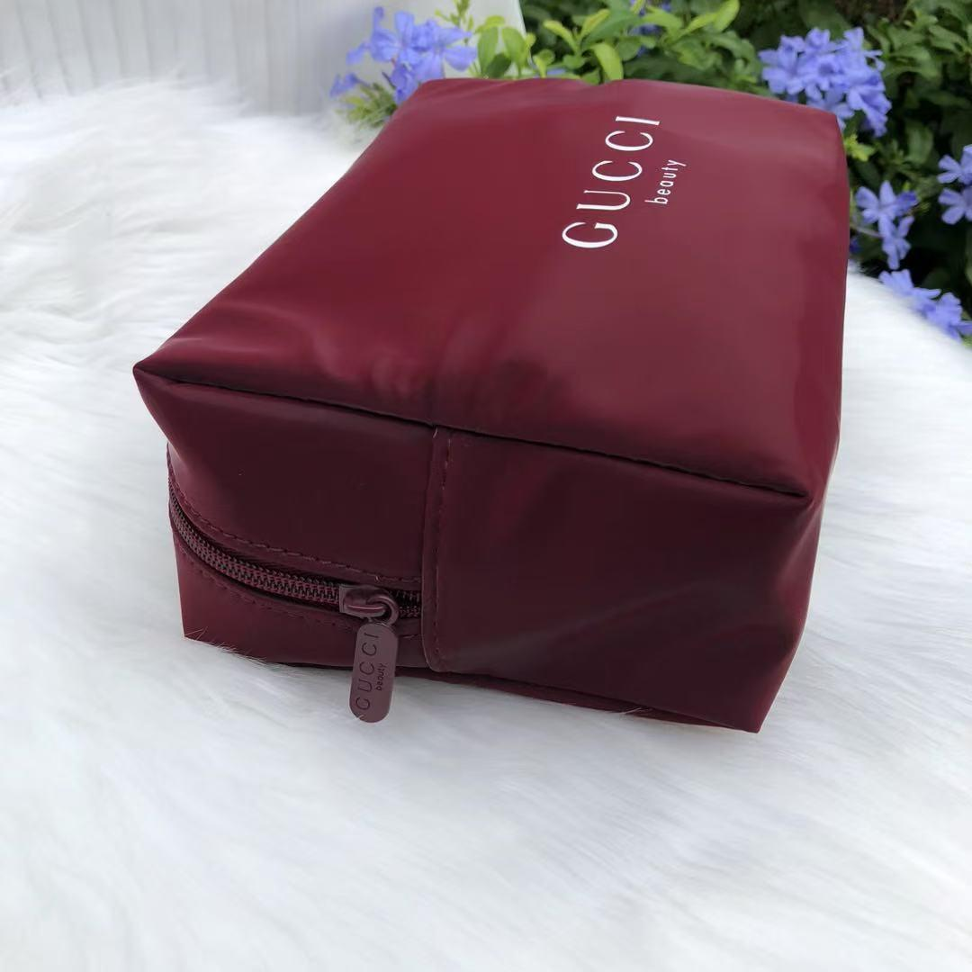Gucci/古驰酒红色元宝包 新款赠品 安可拉红假日系列化妆包【A602】
