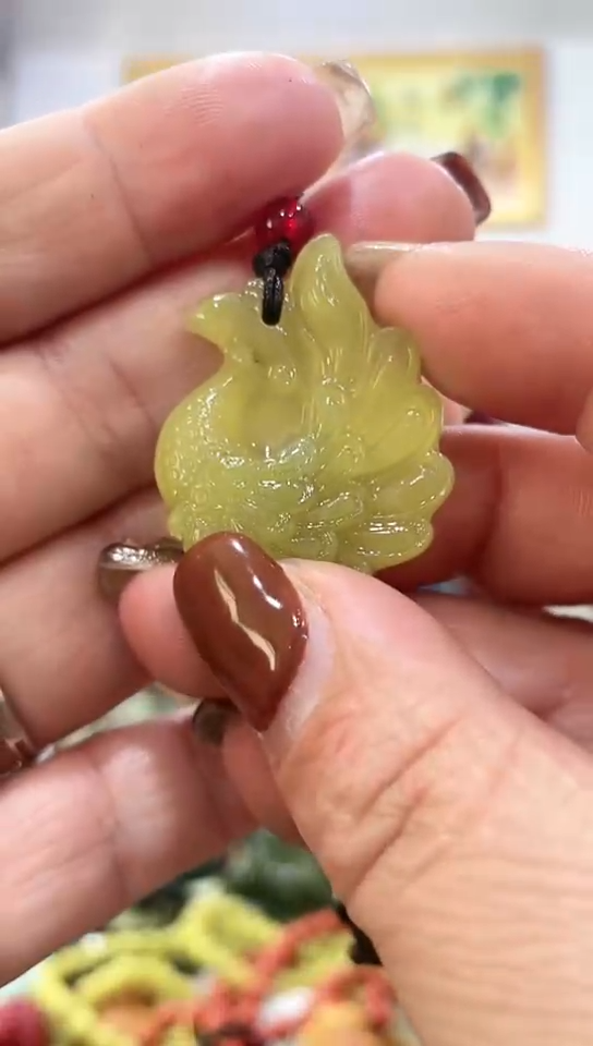 未镶嵌岫玉挂件 