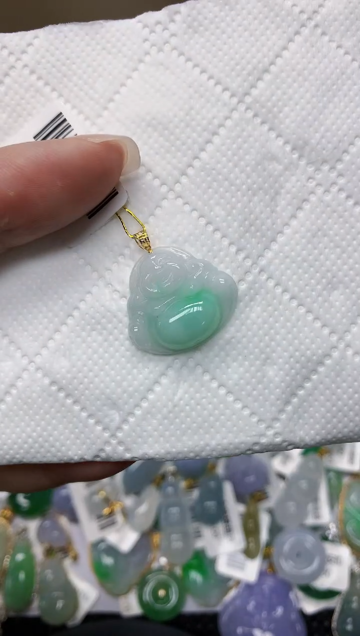 颈饰18K金镶嵌翡翠111111111