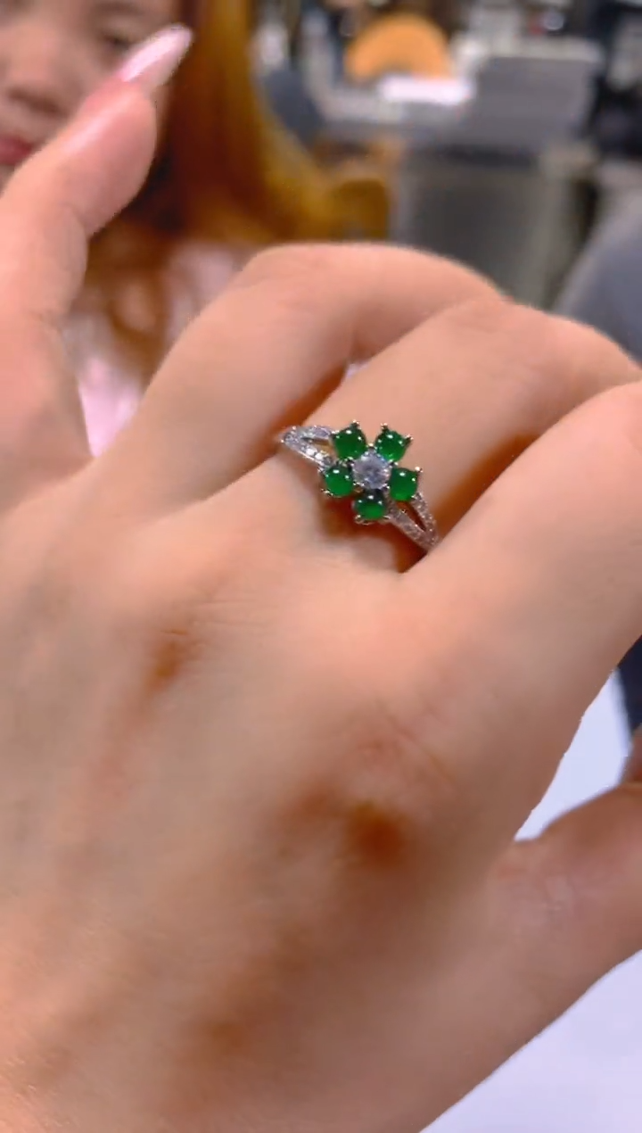 翡翠戒指未镶嵌多样性发一