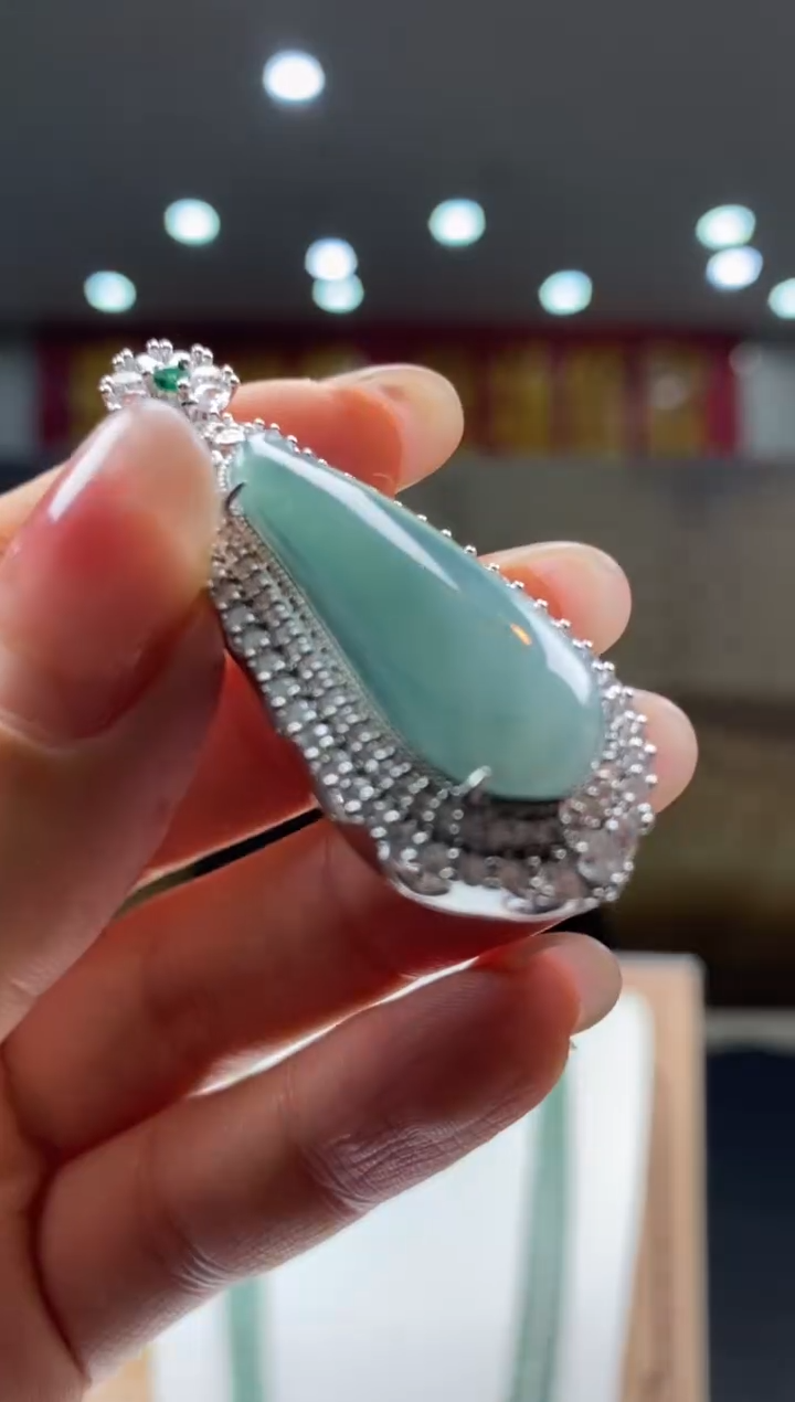 【闪购商品】翡翠颈饰未镶嵌********513