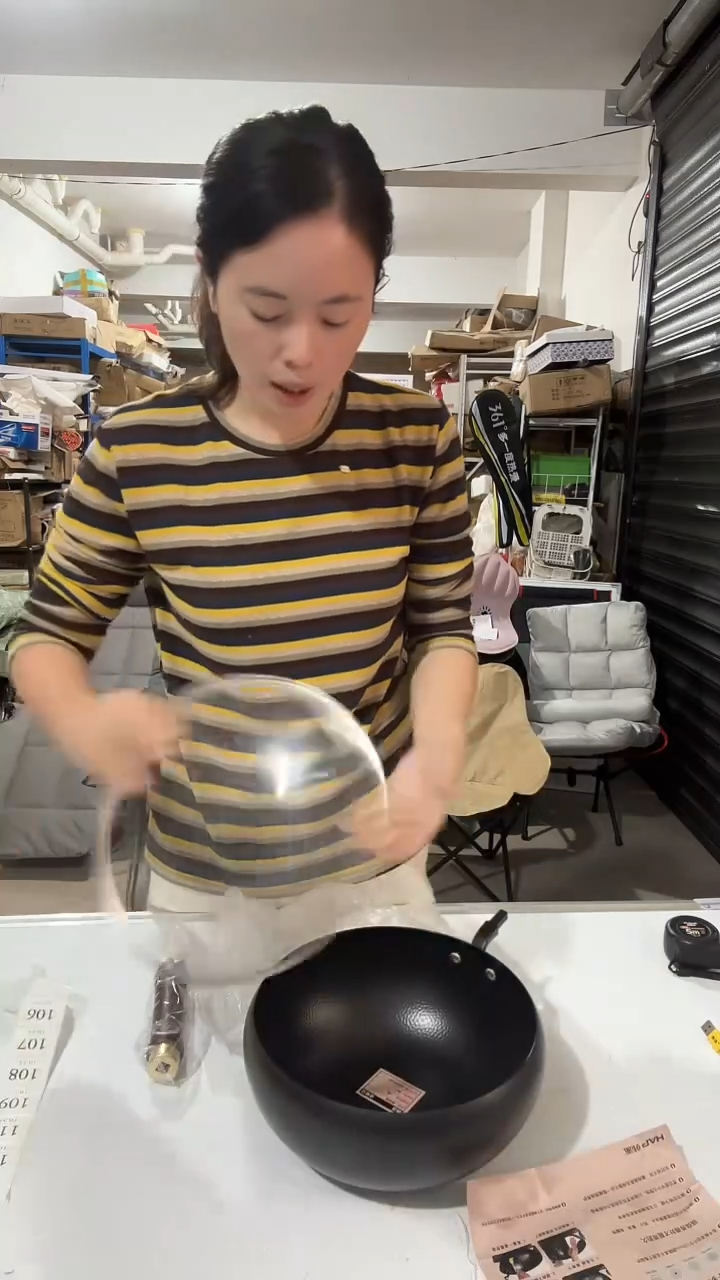 日用百货，大肚铁锅106