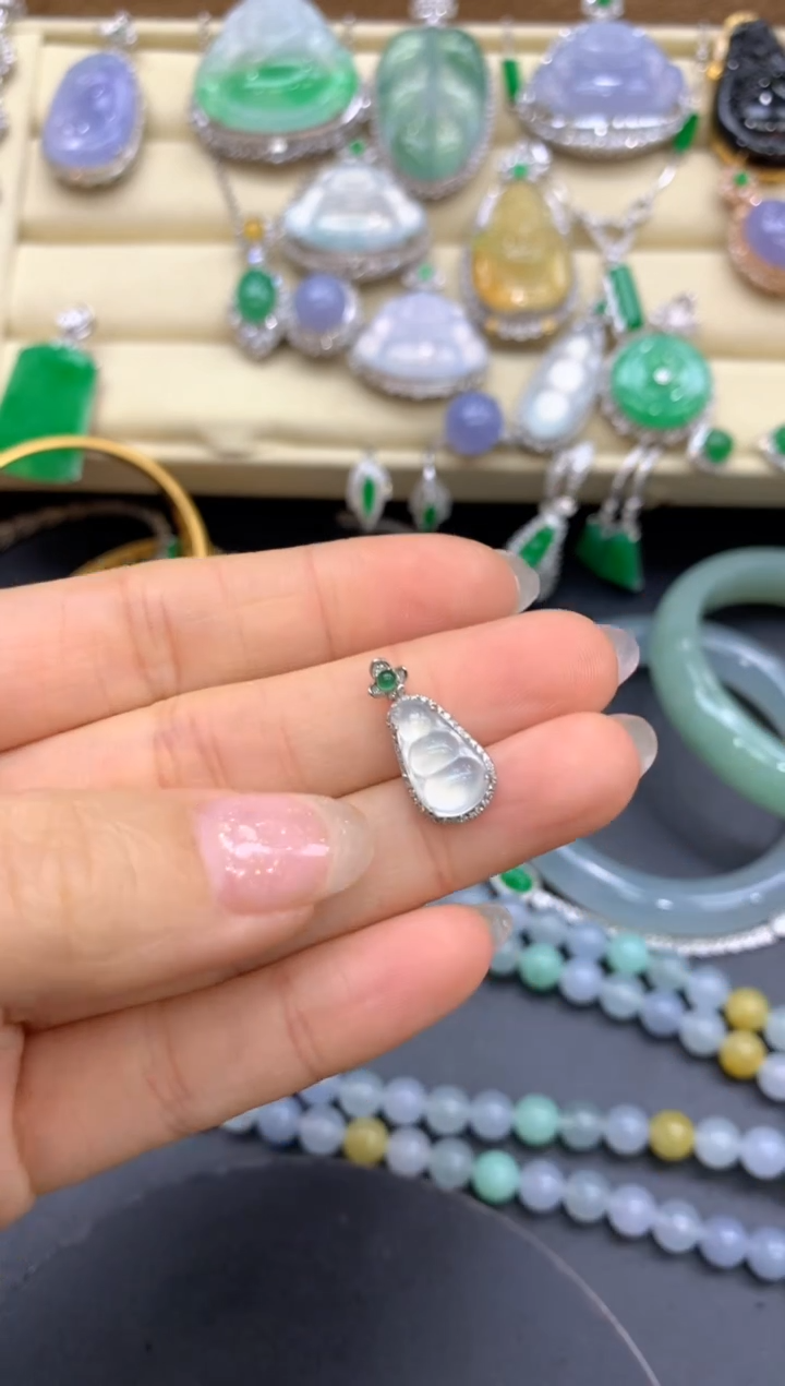 【闪购商品】翡翠颈饰18K金镶嵌480-中国好珍宝