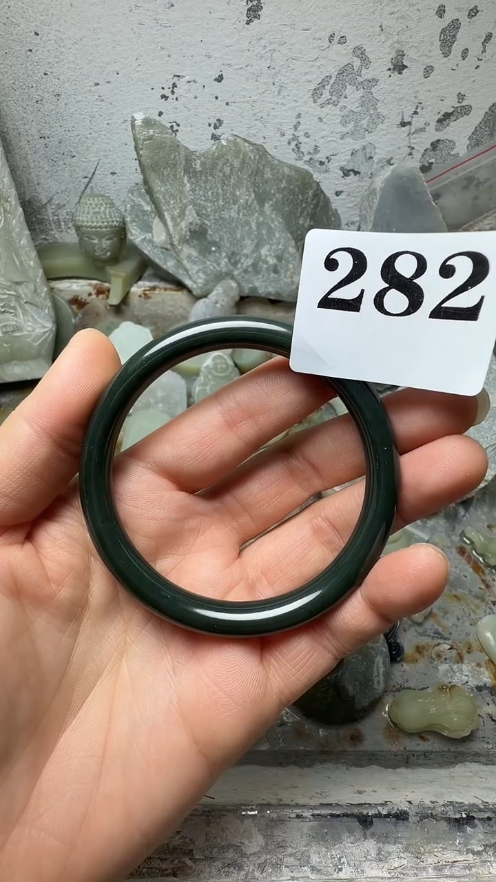 吊坠(赠链)未镶嵌和田玉手镯 