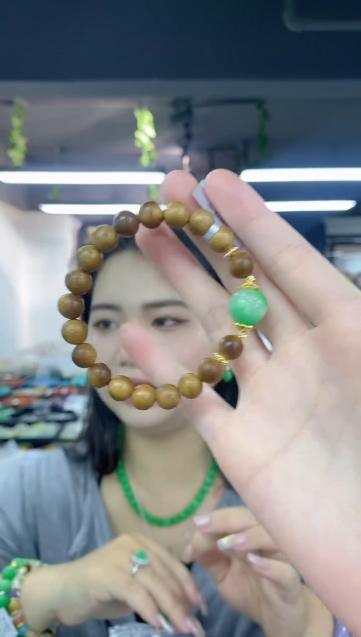 未镶嵌手串翡翠多样性发其一颜色微差