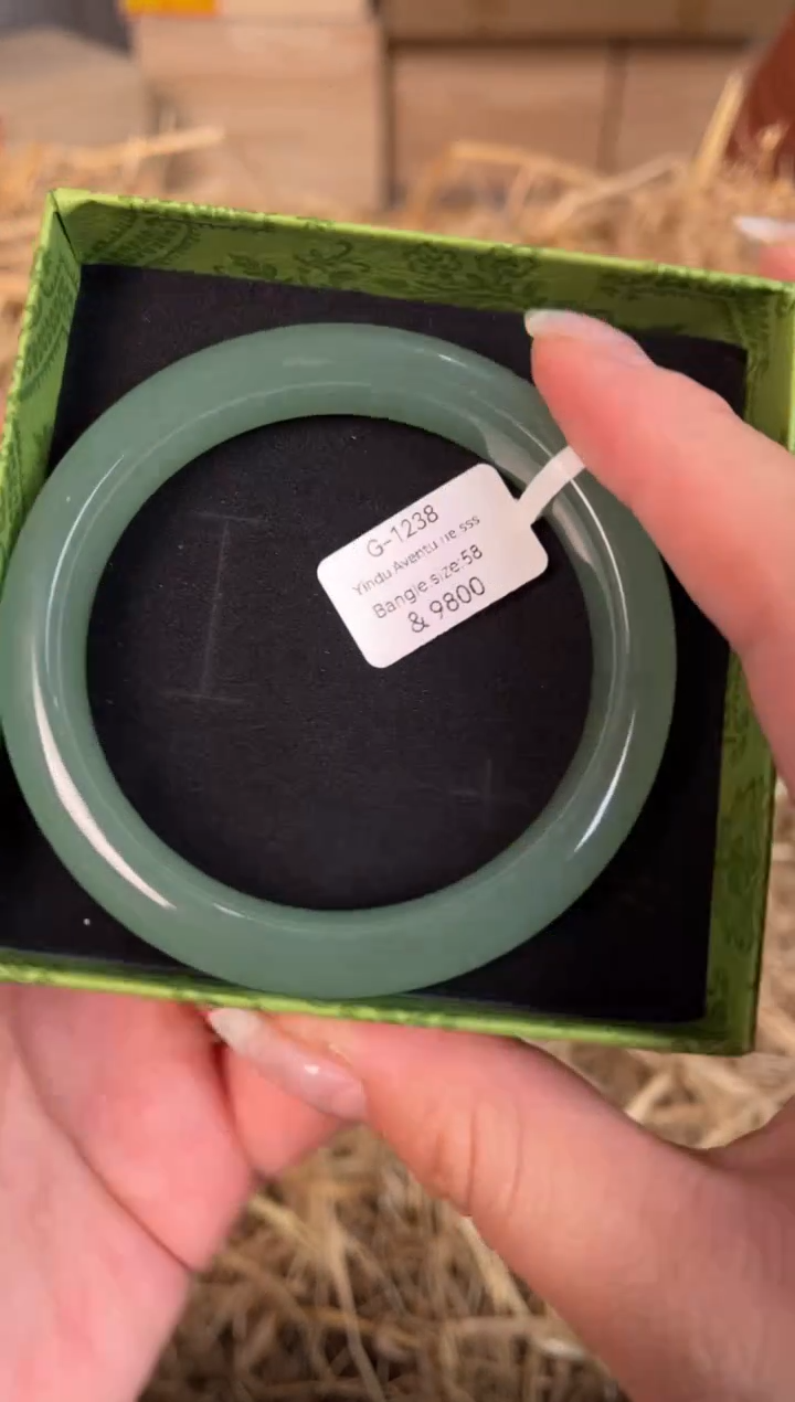 未镶嵌手镯石英质玉G-1238