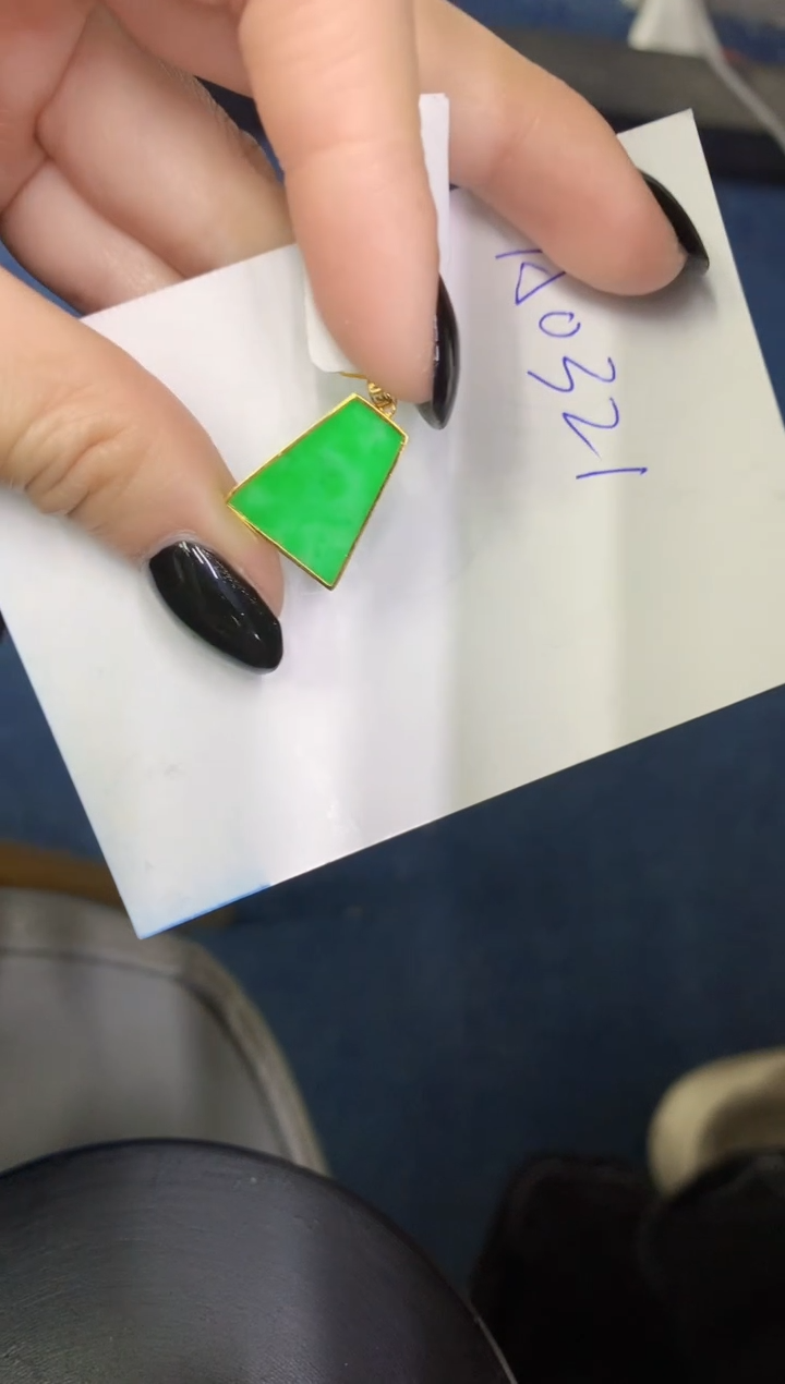 【闪购商品】翡翠颈饰18K金镶嵌0000000000