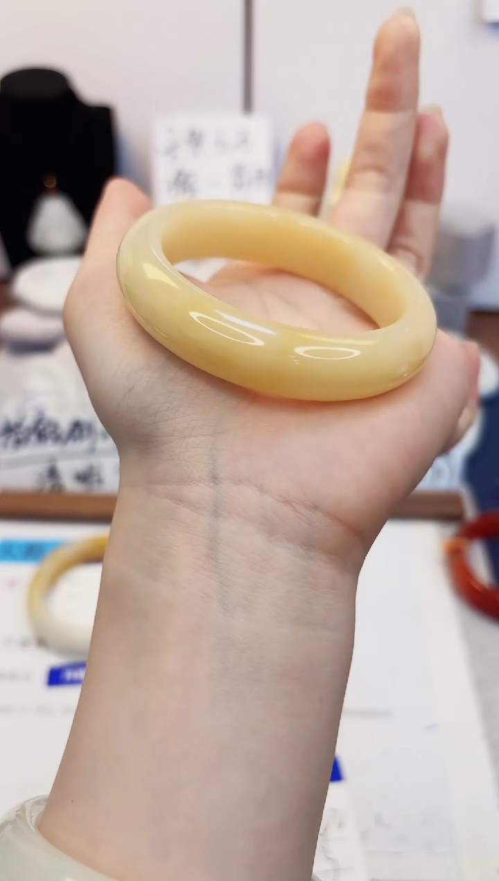 【闪购商品】石英质玉手镯未镶嵌273