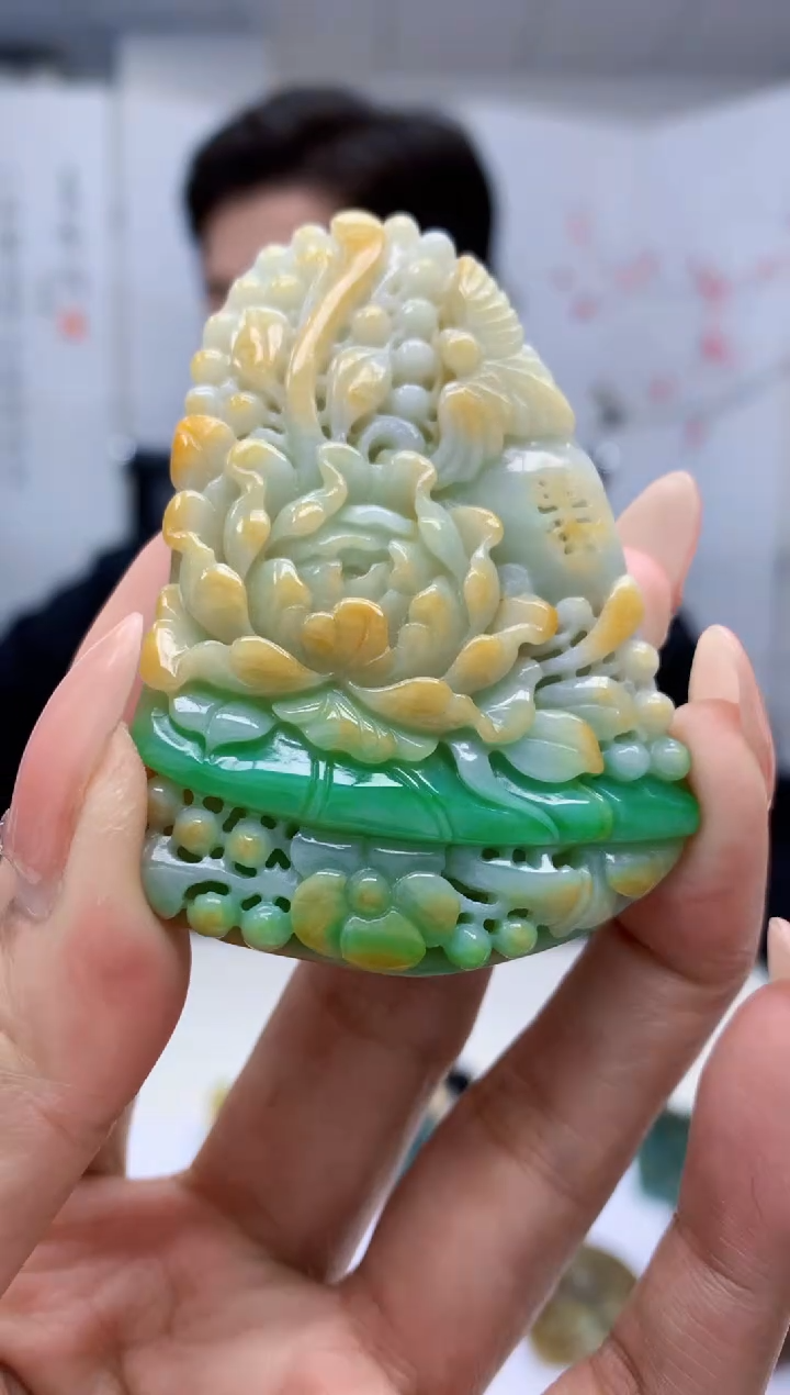 【闪购商品】定制翡翠未镶嵌4917MM-毛货挂件82