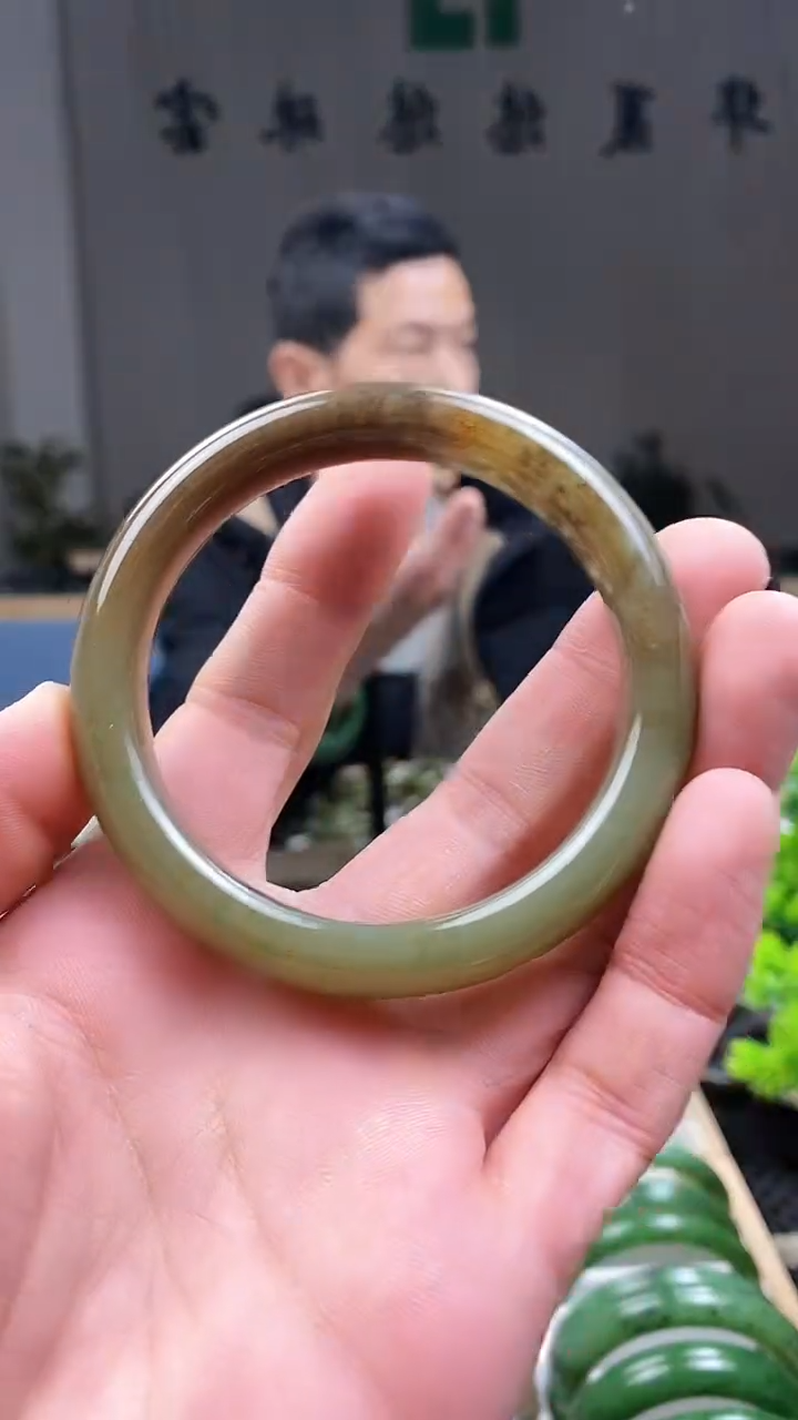 【闪购商品】和田玉手镯未镶嵌58