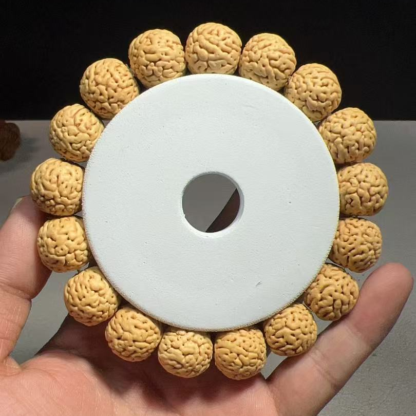 1.45（盘锦肉球）桃核手串