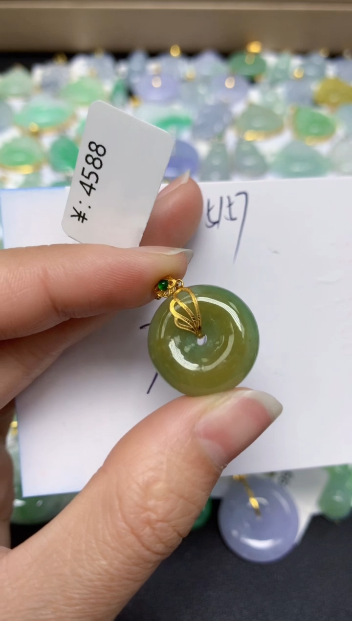 【闪购商品】翡翠颈饰18K金镶嵌 天然翡翠A货