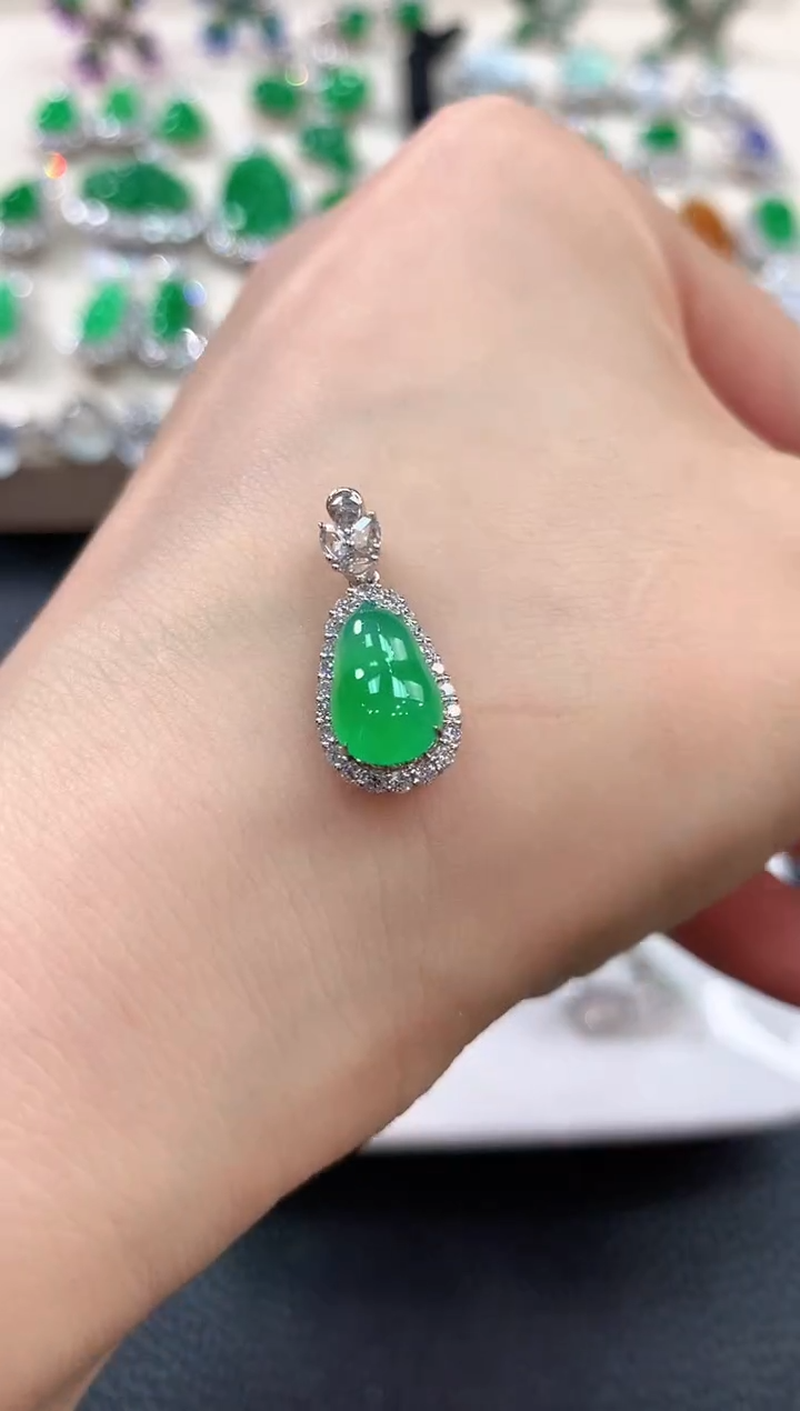 【闪购商品】翡翠吊坠(不含链)18K金镶嵌m14       