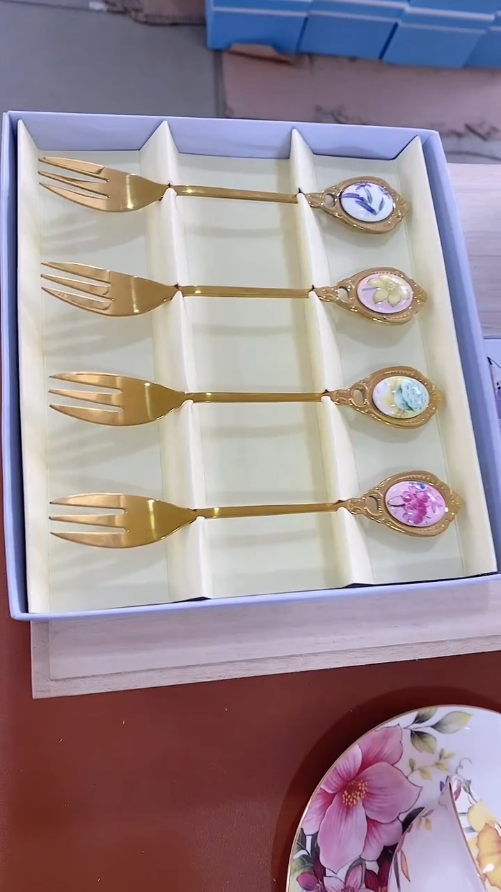 瓷片锅碗瓢盆一件不留@@1