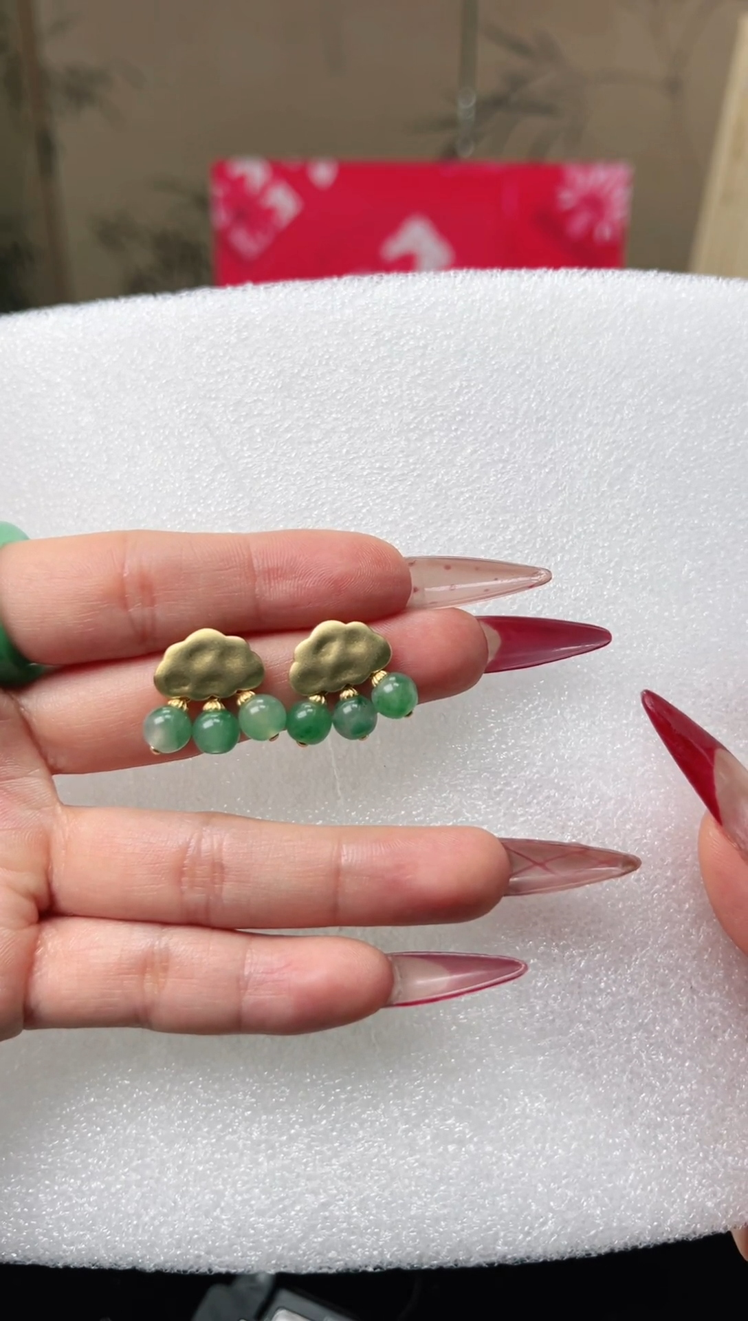 【闪购商品】石英质玉耳钉银S925镶嵌天然非洲翠同心锁耳饰