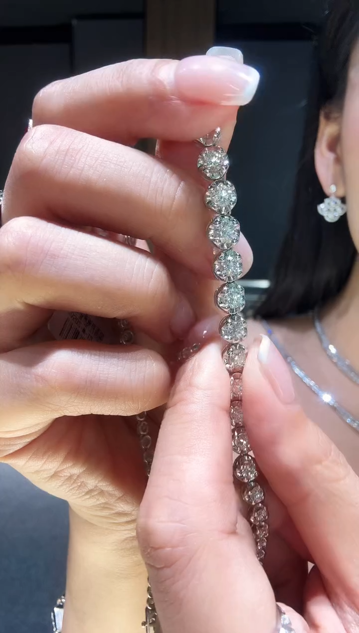 【闪购商品】钻石项链18K金镶嵌10克拉圆钻